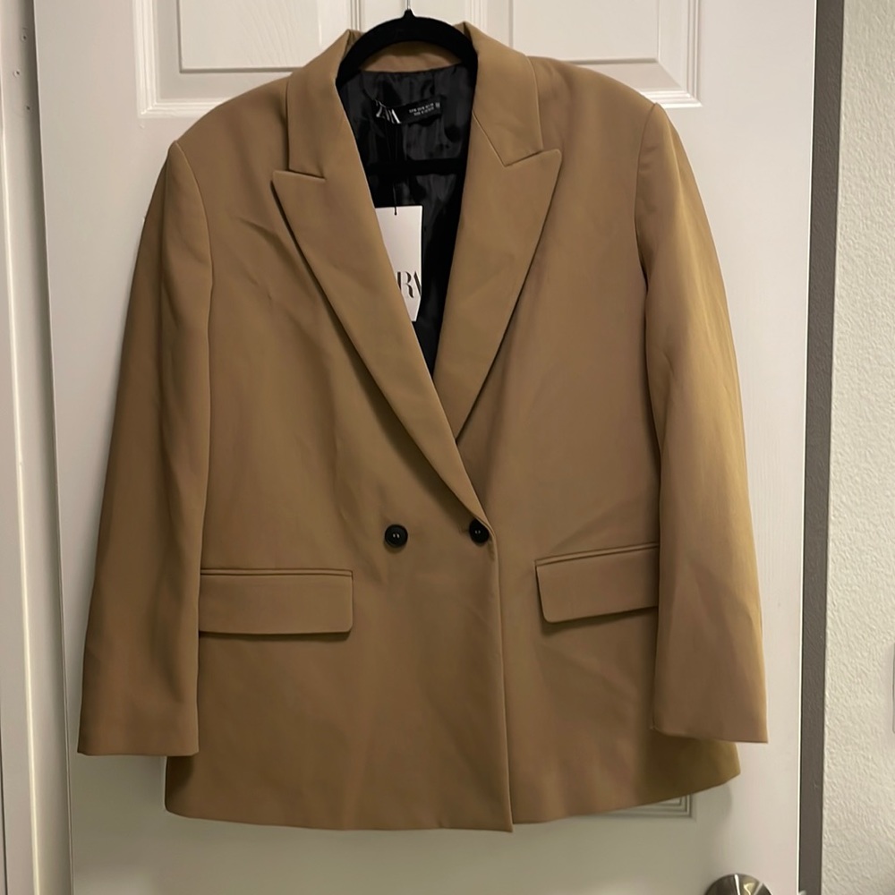 Tan Zara blazer size medium never worn! NWT